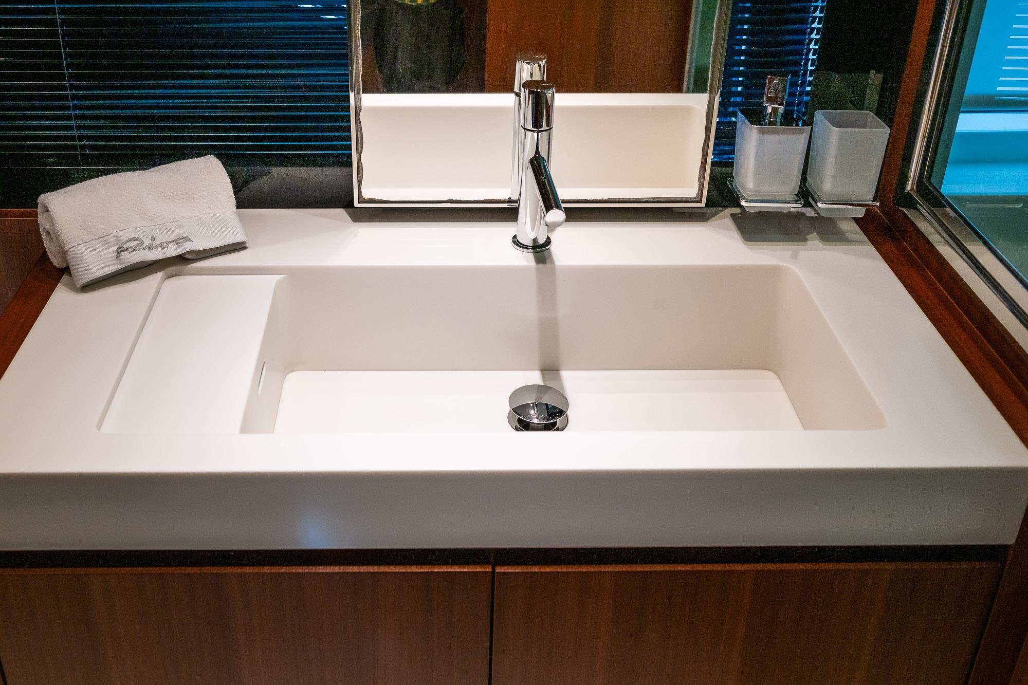 2019 RIVA 66' RIBELLE 